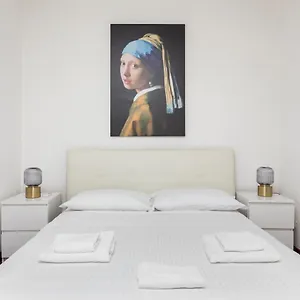 Apartment 1 Bedroom & 1 Living Apt - Duomo 5 Milan