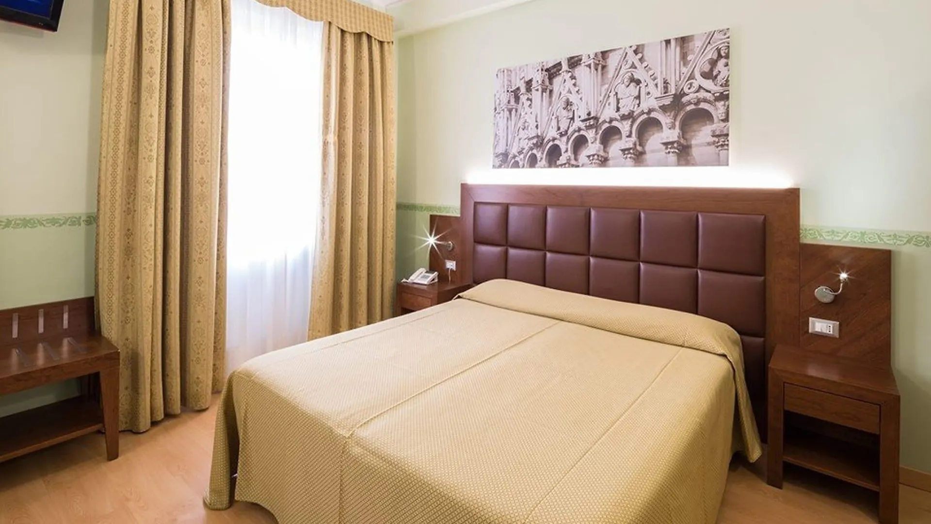 Hotel Terminus & Plaza Pisa Italy