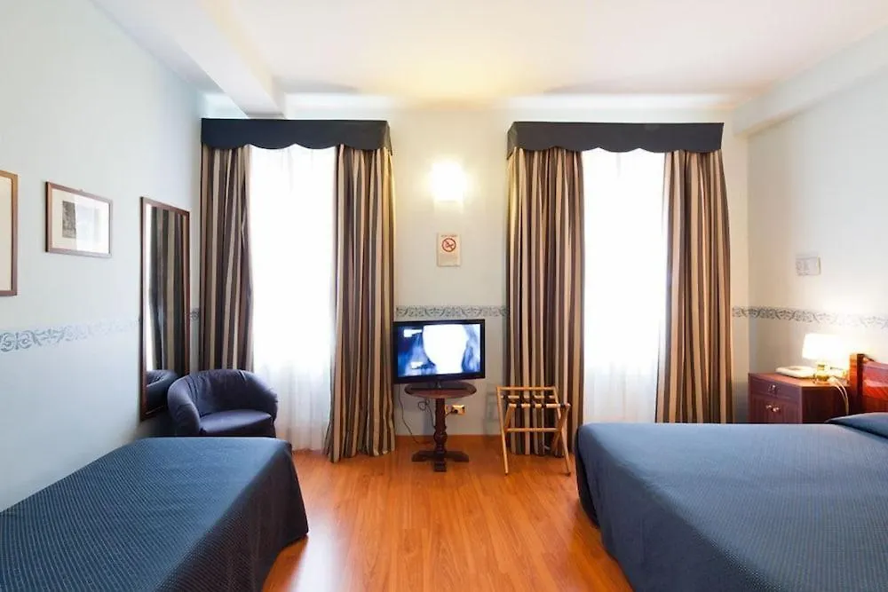 Hotel Terminus & Plaza Pise 3*,  Italie