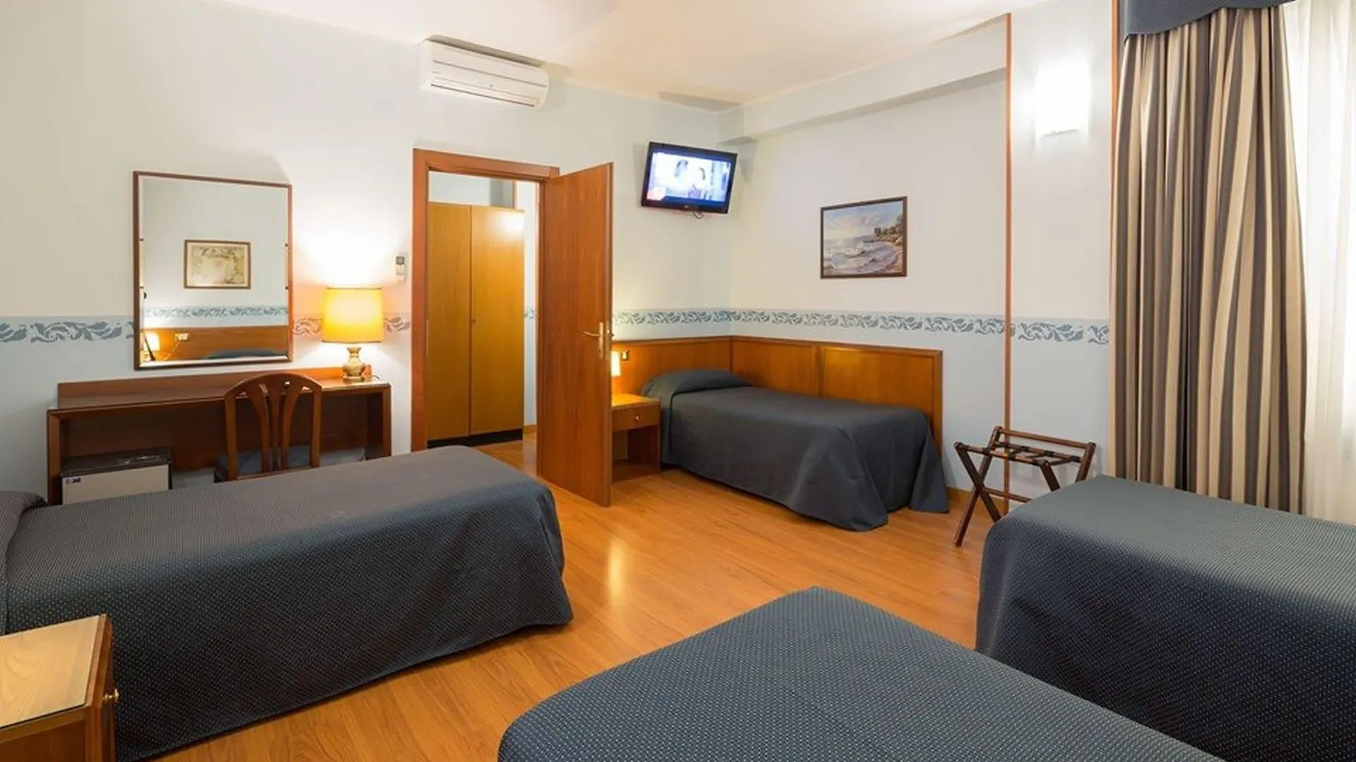 Hotel Terminus & Plaza Pisa Italy