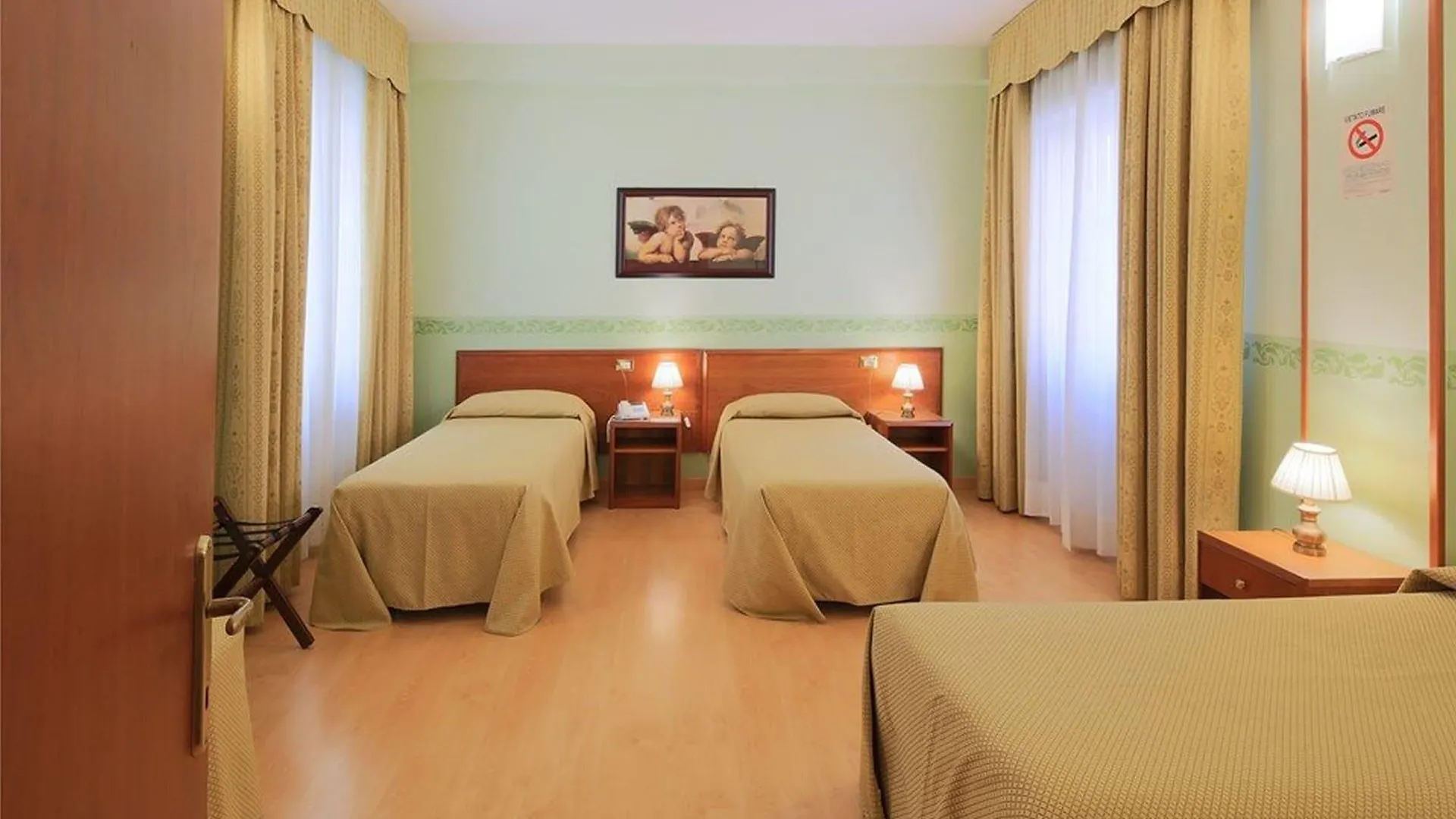 ***  Hotel Terminus & Plaza Pisa İtalya