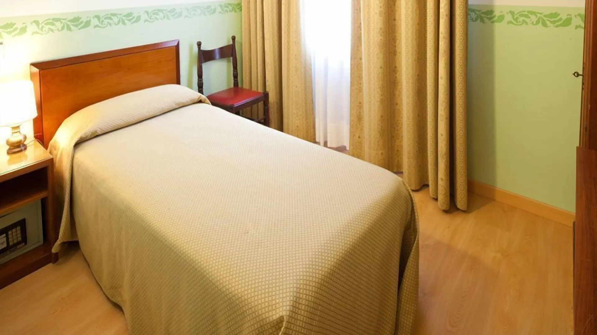 Hotel Terminus & Plaza Pisa 3*,  Italy