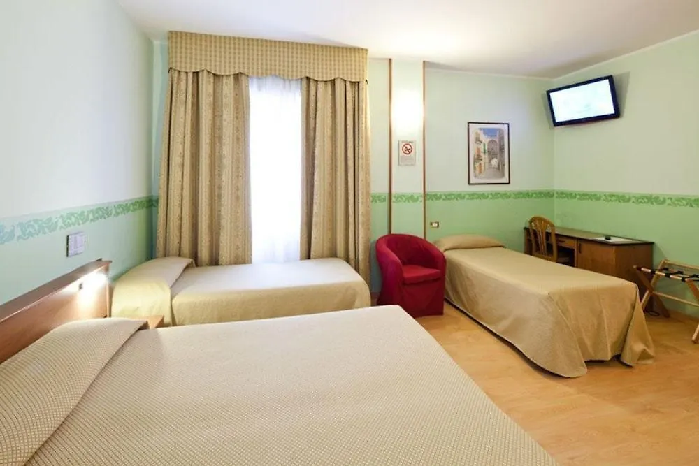 Hotel Terminus & Plaza Pisa 3*,