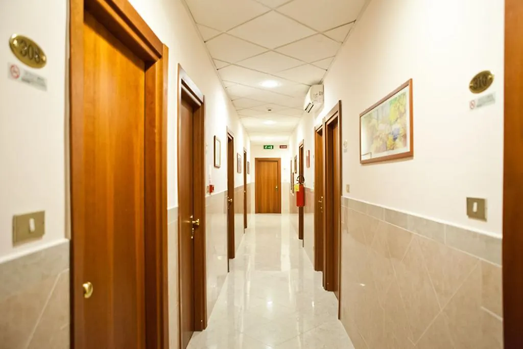 Hotel Terminus & Plaza Pisa 3*,  Italy