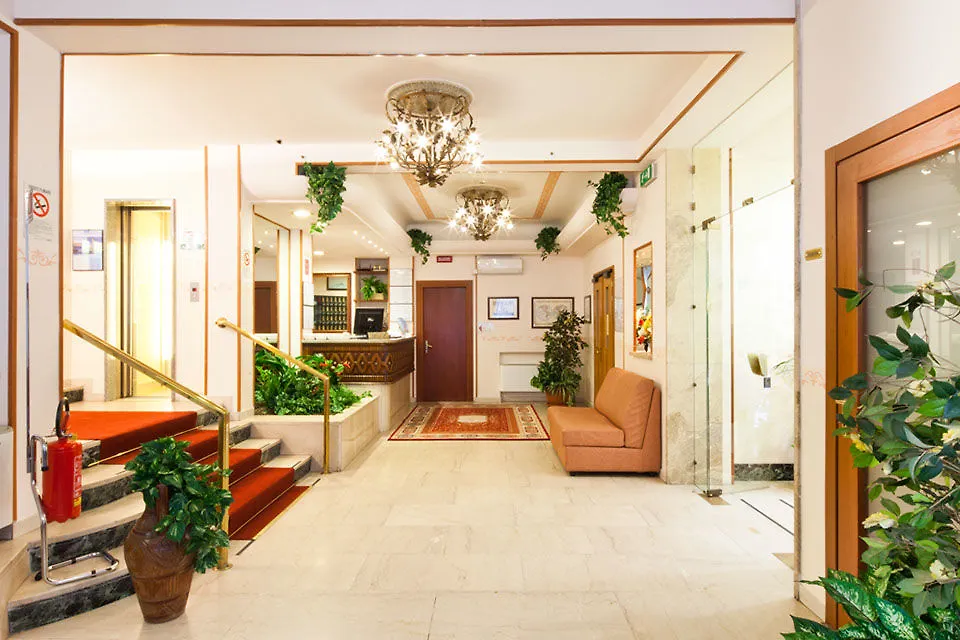 Hotel Terminus & Plaza Pise 3*,  Italie