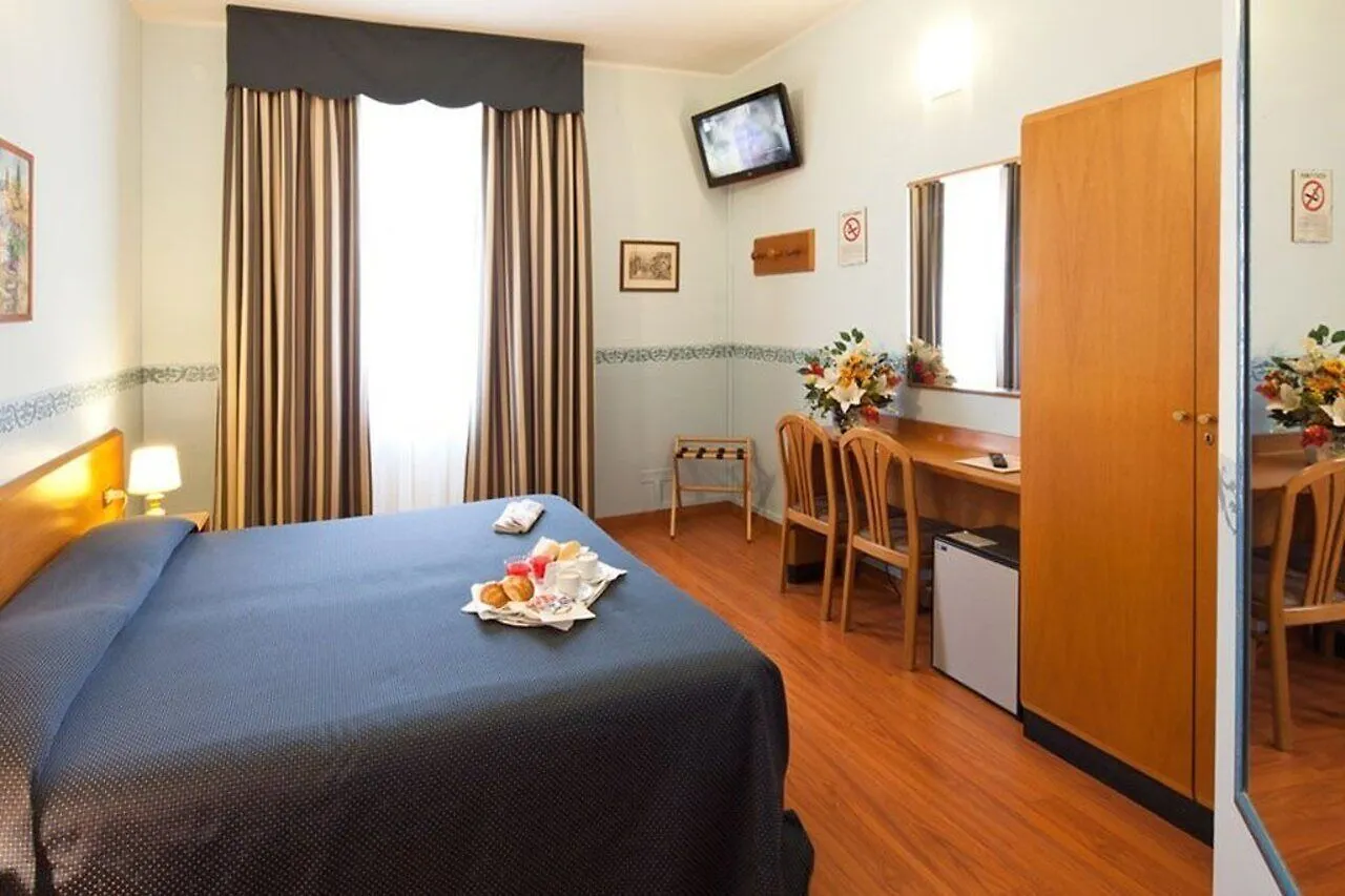 Hotel Terminus & Plaza Pisa Italy